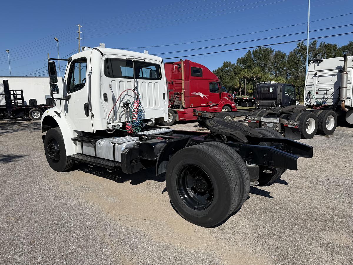 Used 2015 Freightliner M2 106