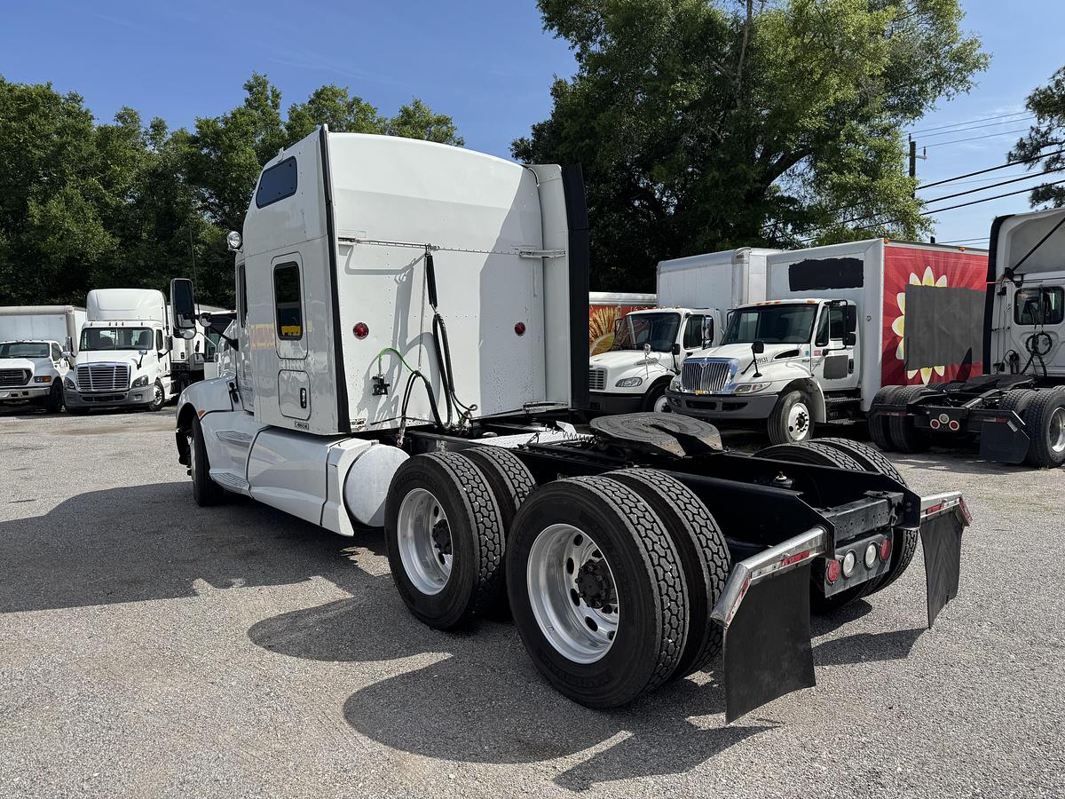 Used 2013 KENWORTH T660
