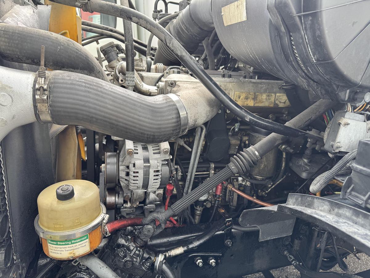 Used 2005 STERLING 9500