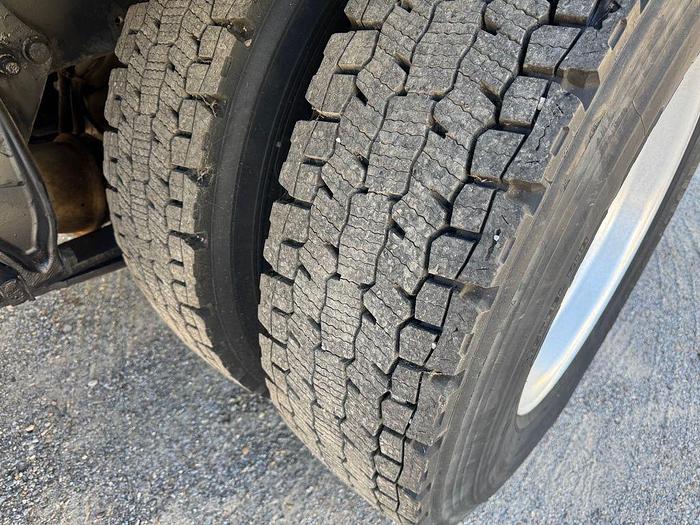 Used 2007 FREIGHTLINER M2 106