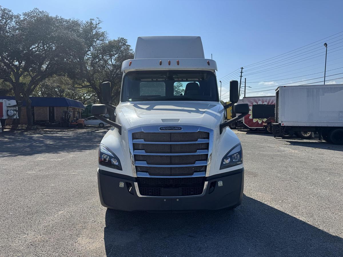 Used 2018 Freightliner® CASCADIA 126