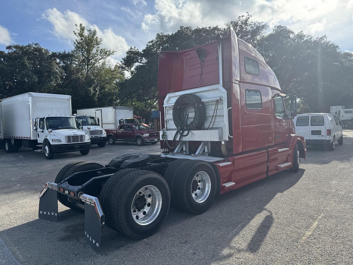 Used 2007 VOLVO VNL 780