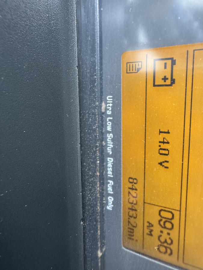 Used 2010 VOLVO VNM64T