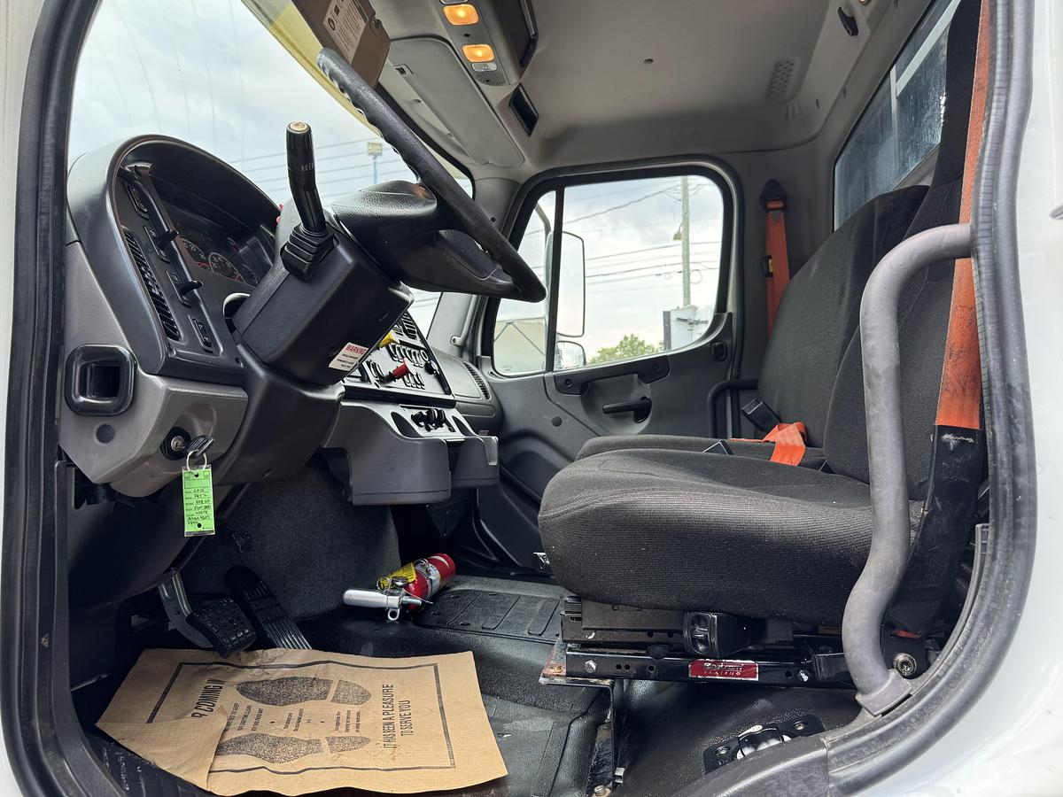 Used 2016 Freightliner® 108SD