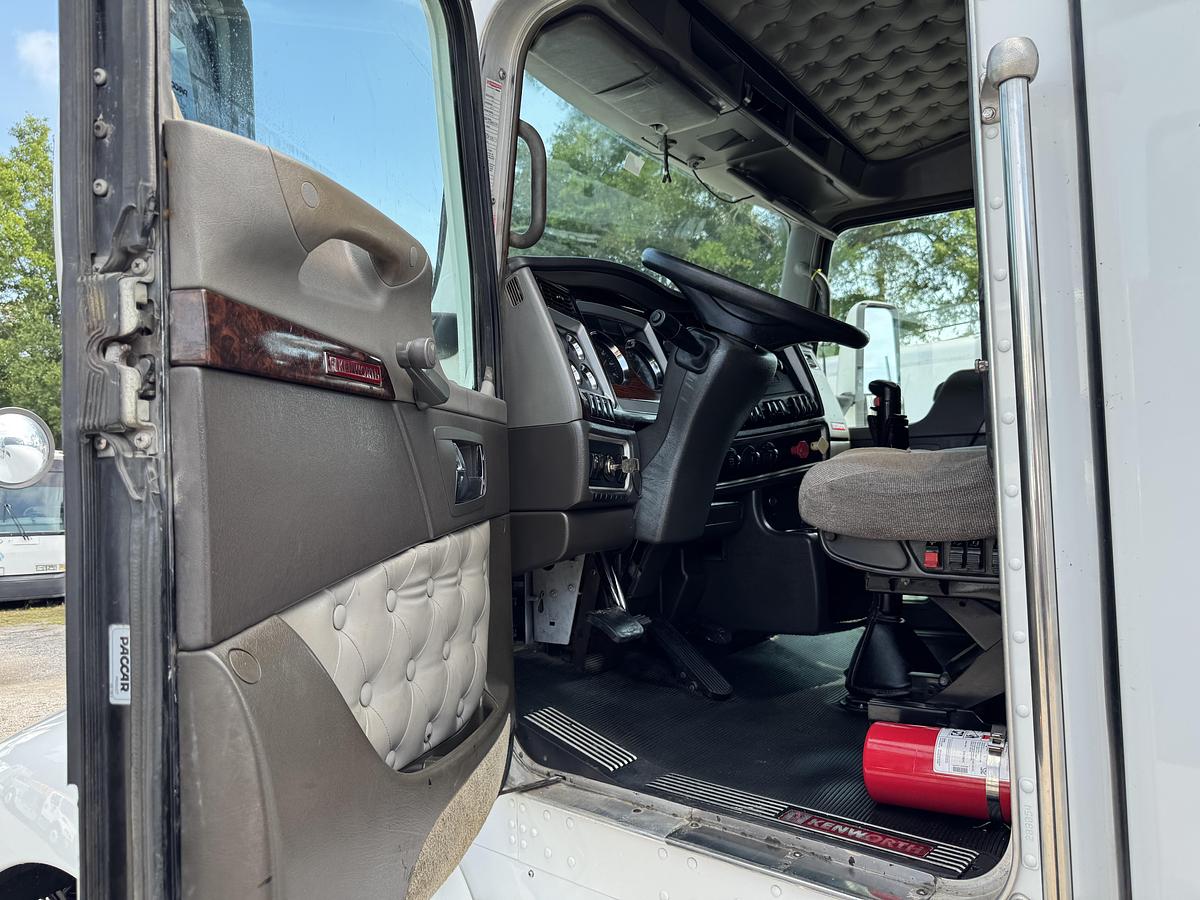 Used 2013 KENWORTH T660