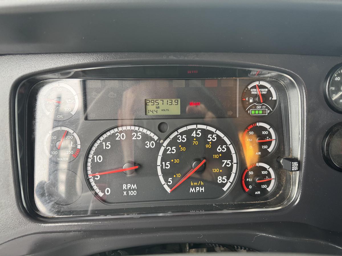 Used 2014 Freightliner® 114SD