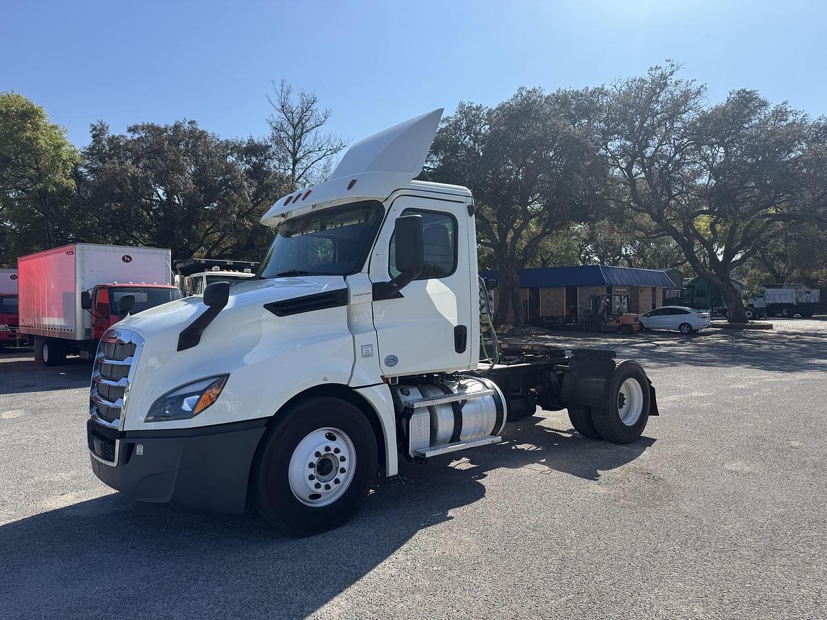 Used 2018 Freightliner® CASCADIA 126
