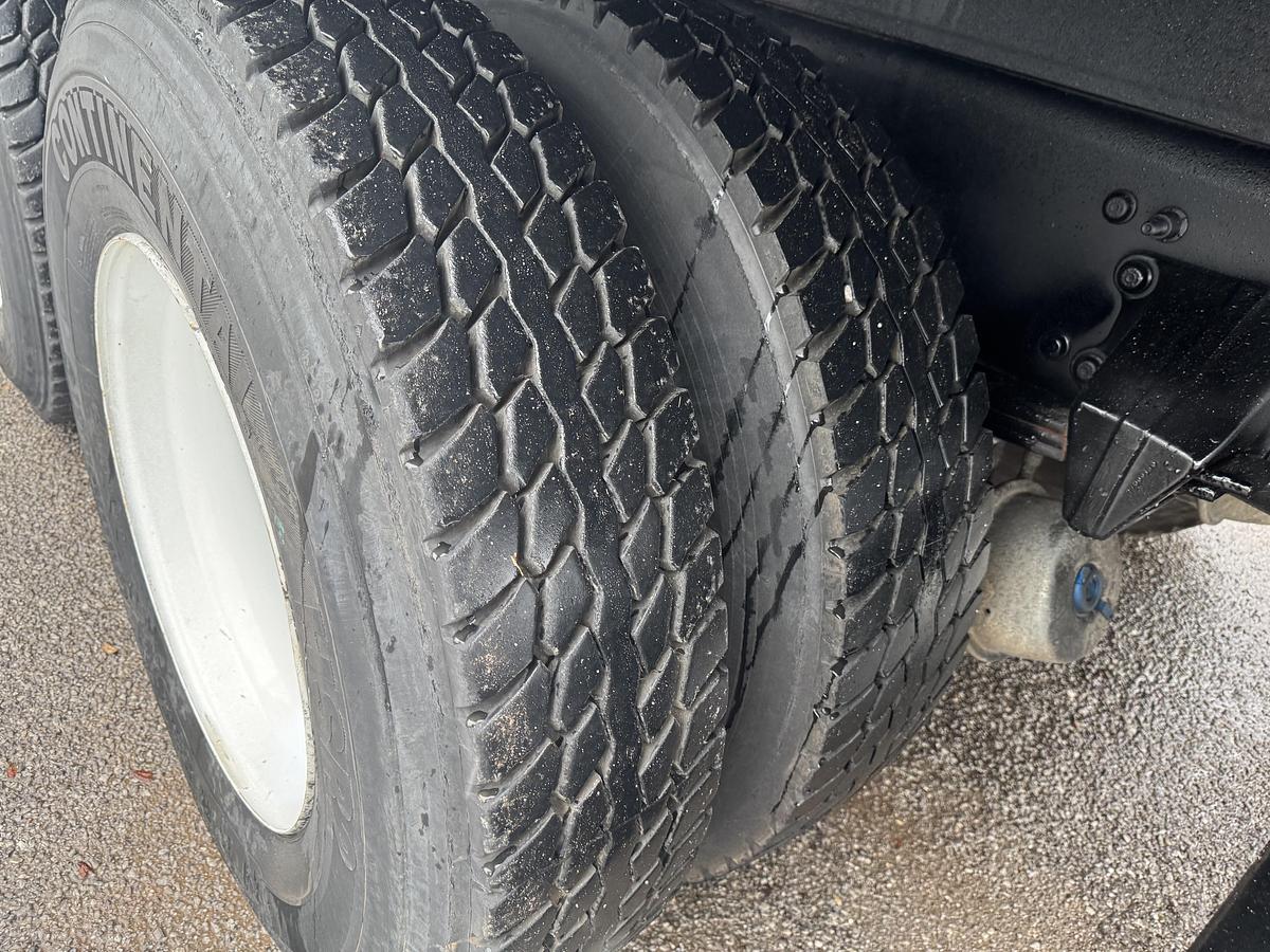 Used 2014 Freightliner® 114SD