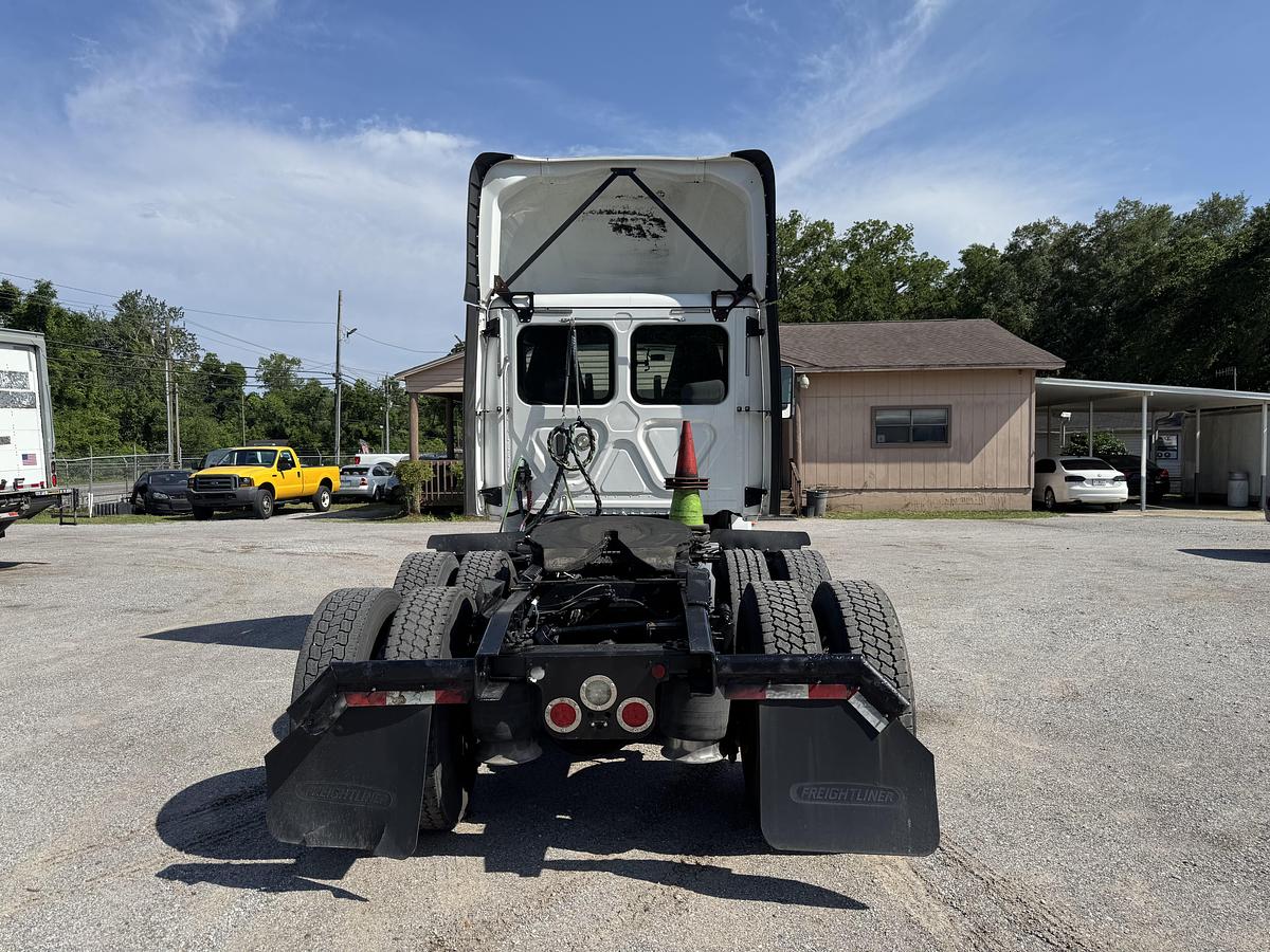 Used 2019 Freightliner® CASCADIA