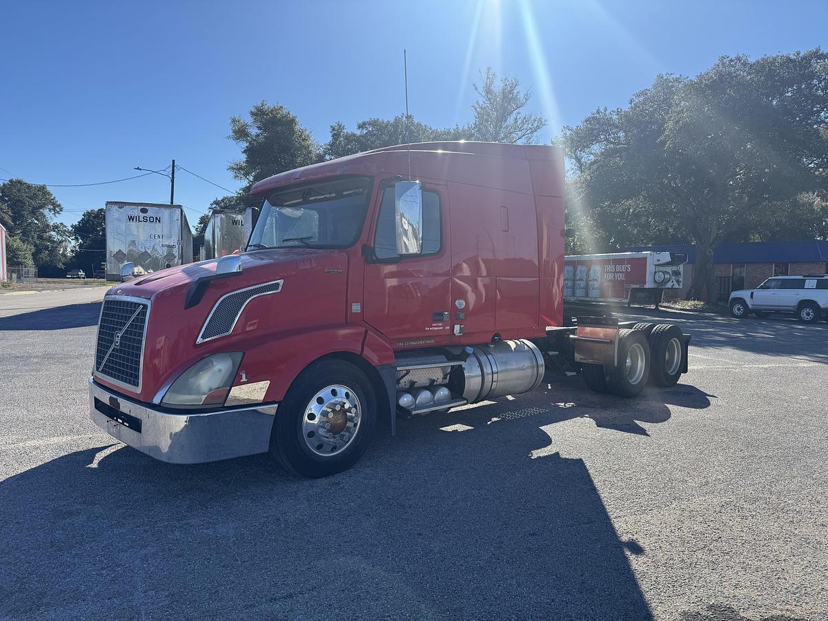 Used 2013 VOLVO VNL 64T