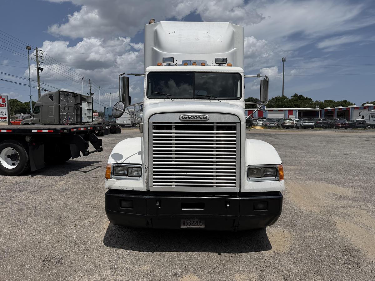 Used 2000 Freightliner FLD 120