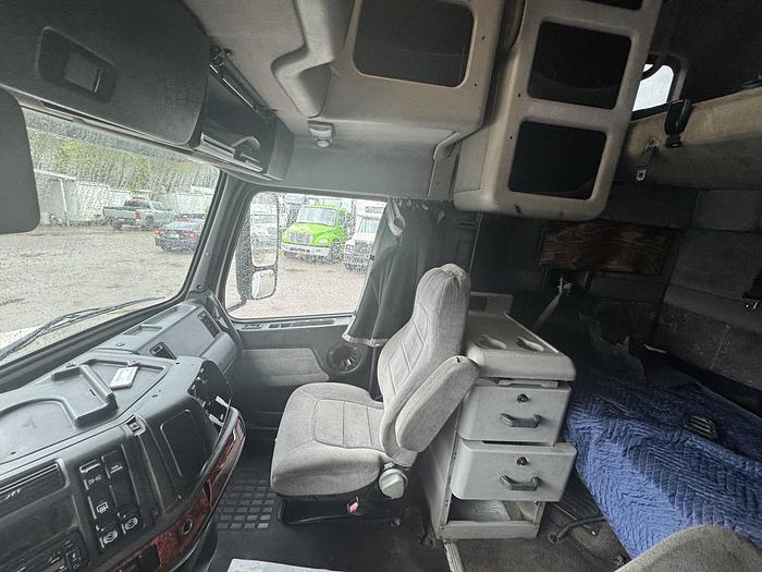 Used 2003 VOLVO VNL 64T
