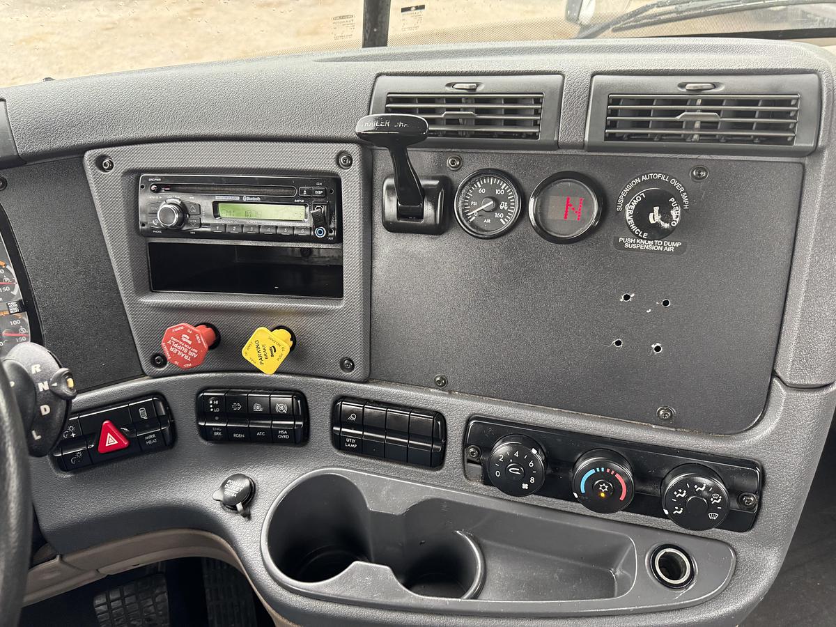 Used 2016 Freightliner® CASCADIA