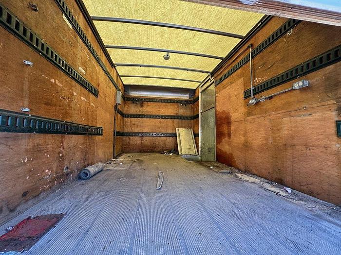 Used 2007 FREIGHTLINER M2 106