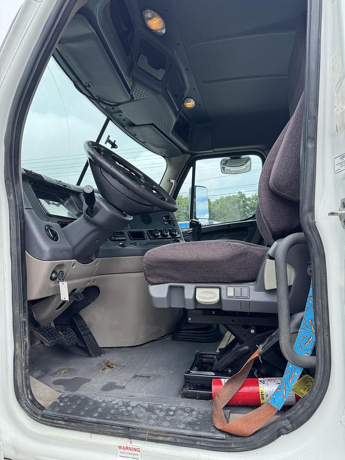 Used 2016 Freightliner® CASCADIA