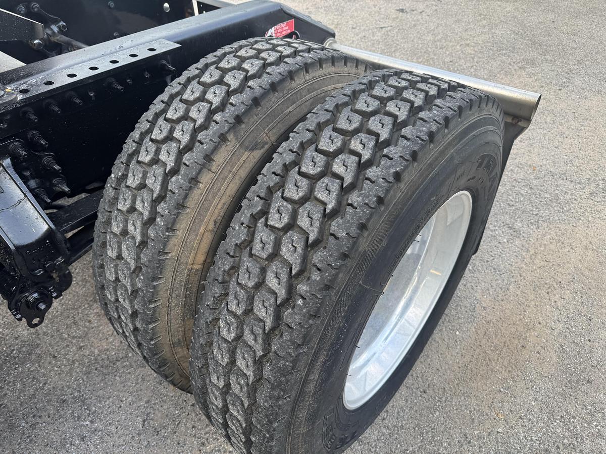 Used 2013 VOLVO VNL 64T