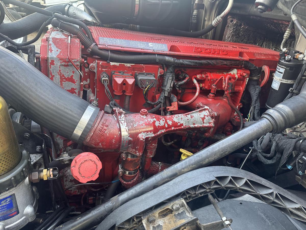 Used 2005 VOLVO VNL 780