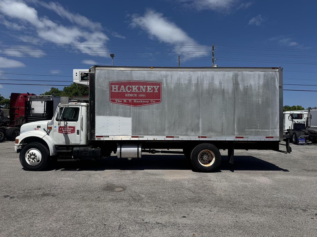 Used 2001 INTERNATIONAL 4700