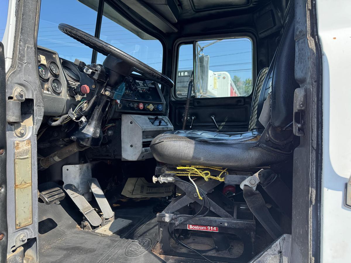 Used 1990 MACK RD 688S