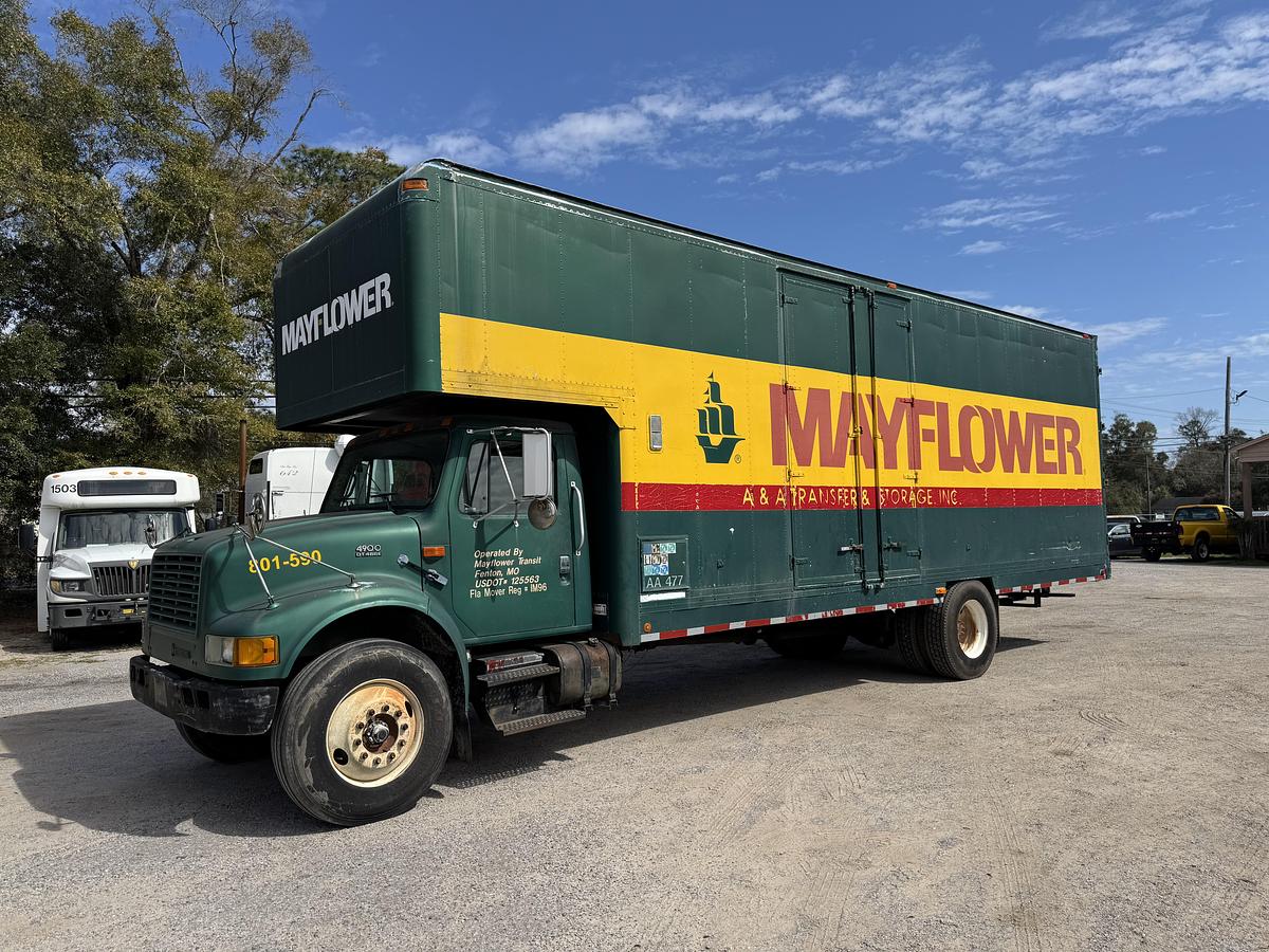Used 2000 INTERNATIONAL 4900