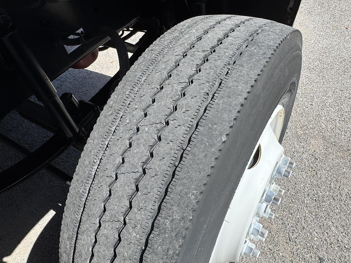 Used 2009 Freightliner® M2 106