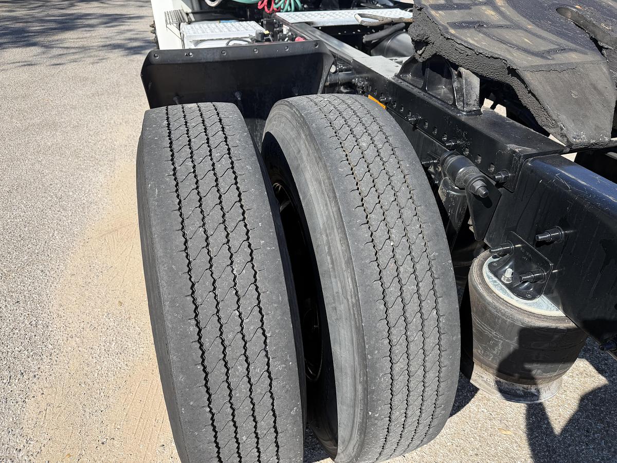 Used 2015 Freightliner M2 106