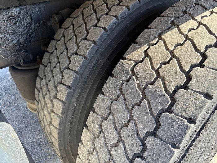 Used 2007 FREIGHTLINER M2 106