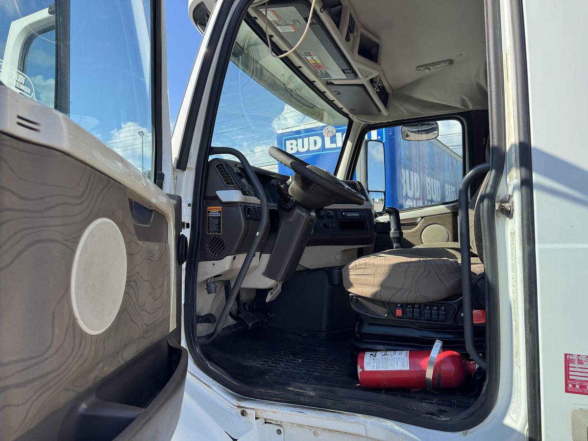 Used 2012 VOLVO VNM 64T