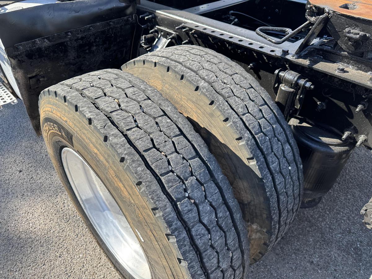 Used 2013 VOLVO VNM 64T