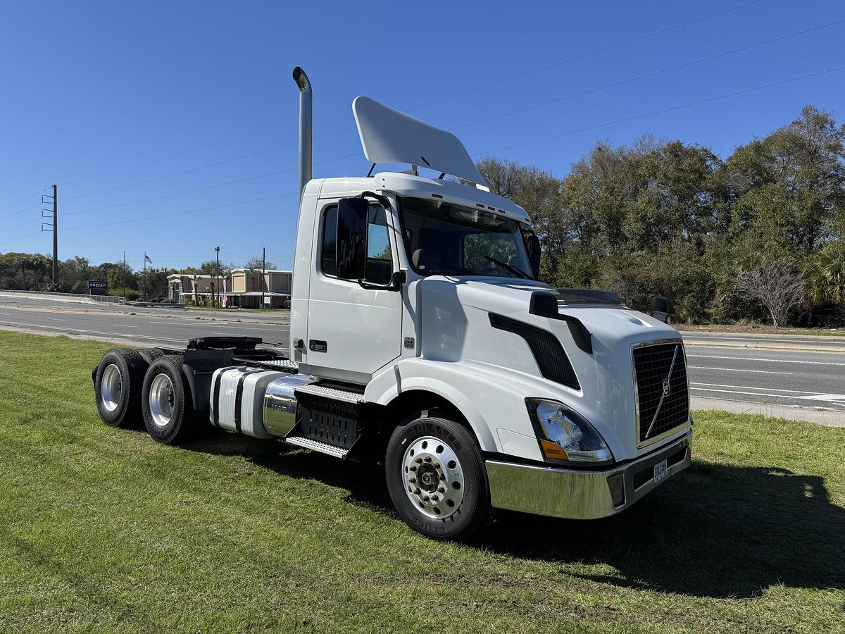 Used 2016 VOLVO VNL