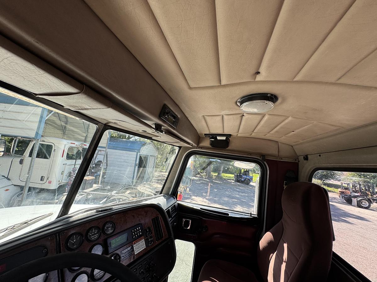 Used 2006 Peterbilt 385