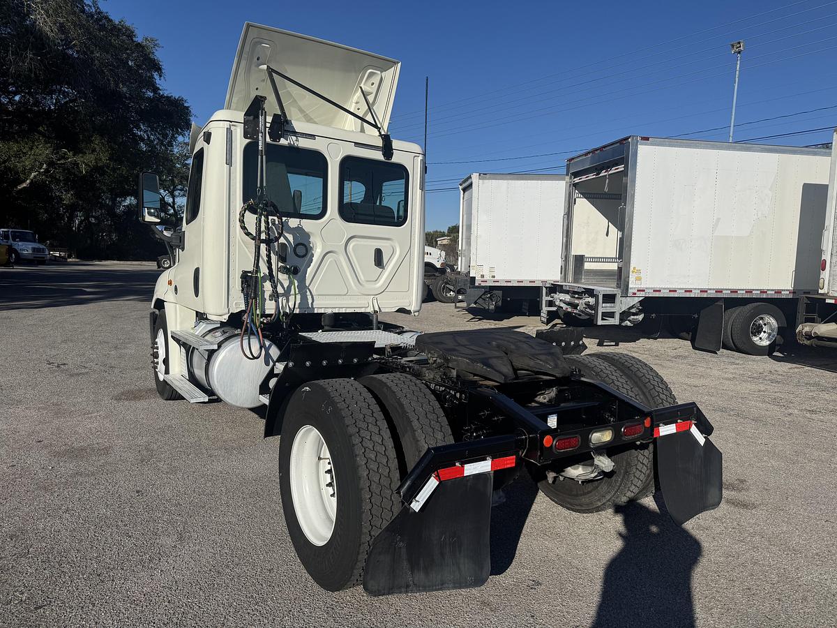 Used 2019 Freightliner® CASCADIA
