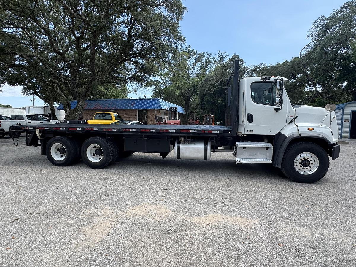 Used 2016 Freightliner® 108SD