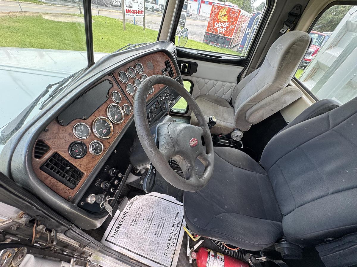 Used 2005 Peterbilt 378