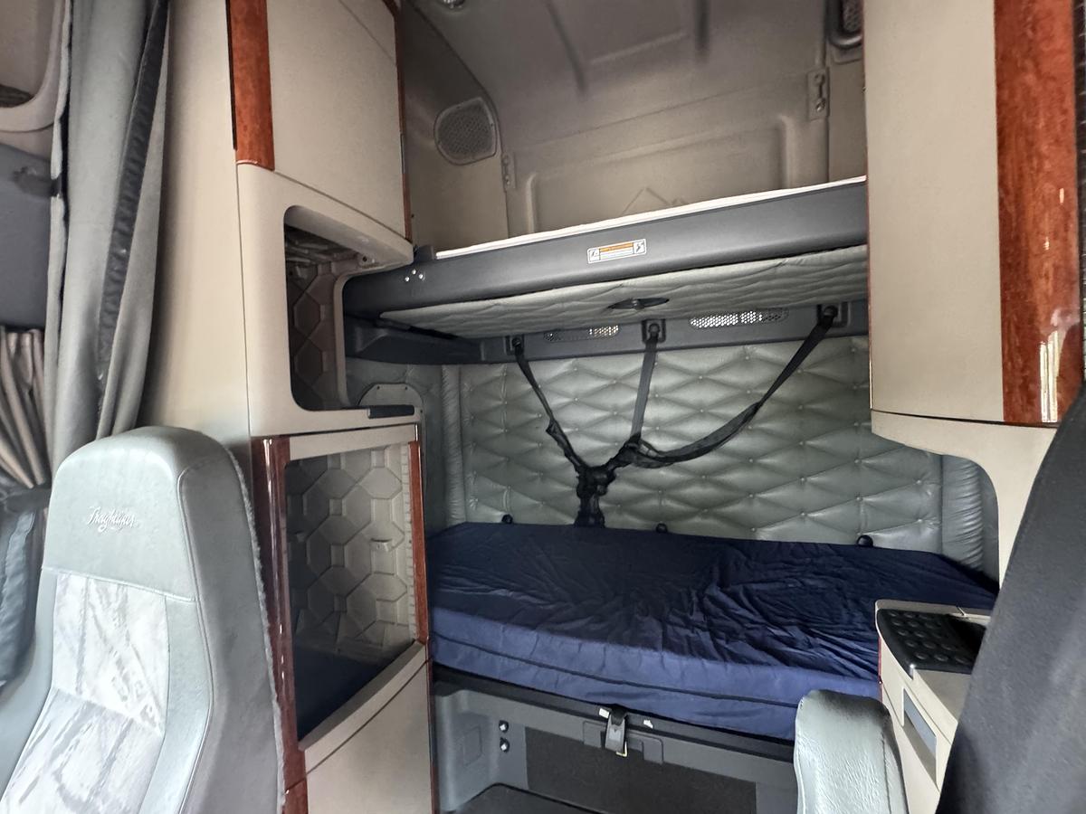 Used 2017 Freightliner® CASCADIA