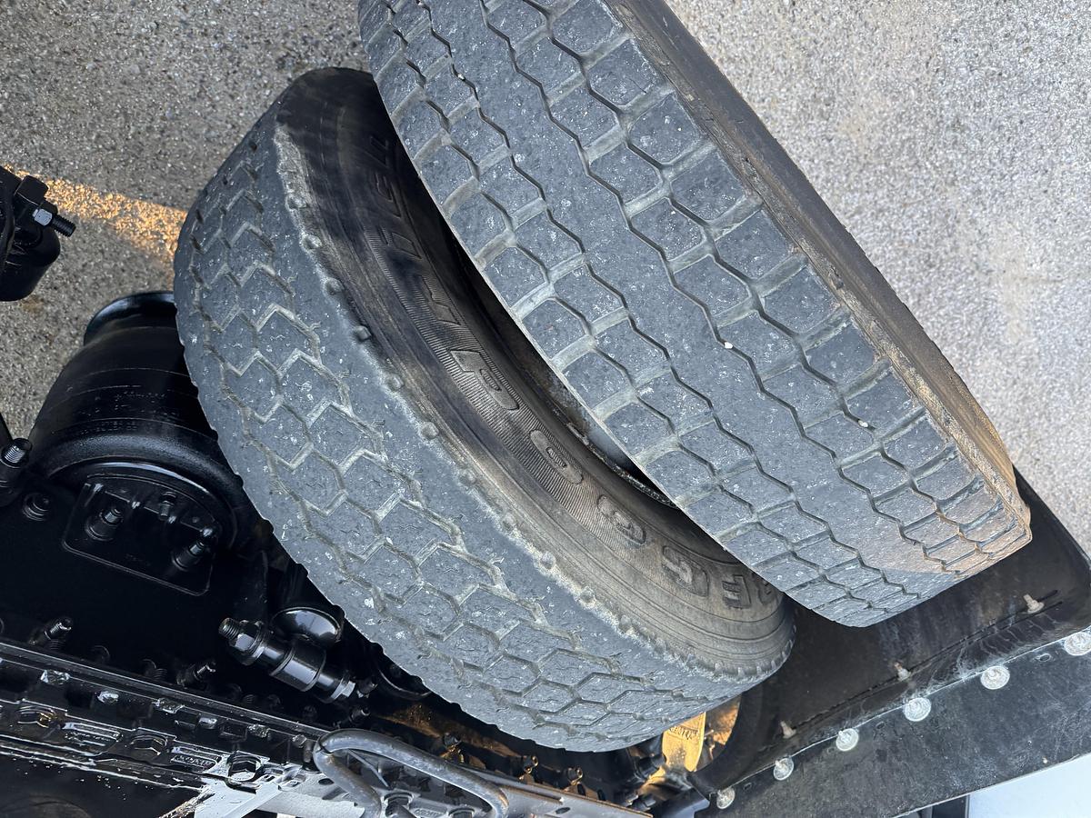 Used 2005 Freightliner® COLUMBIA