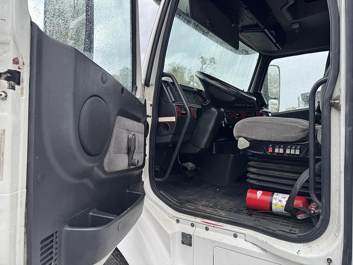 Used 2003 VOLVO VNL 64T