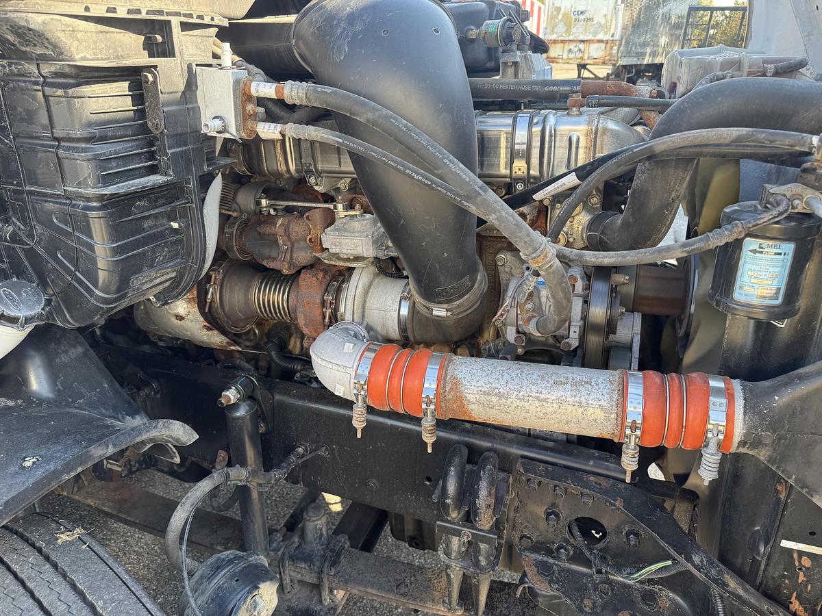 Used 2013 Freightliner® CASCADIA