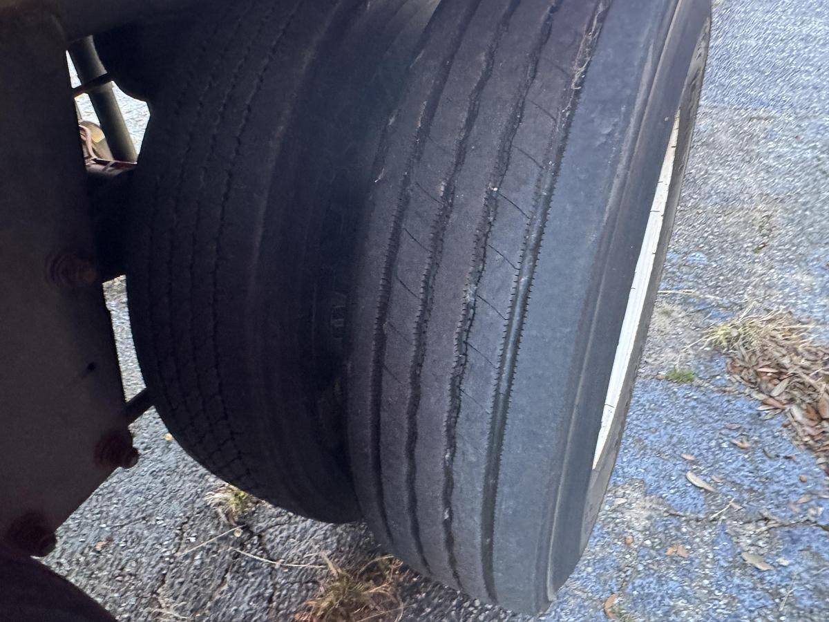 Used 2005 GREAT DANE 53FT DRYVAN TRAILERS WITH LIFTGATES