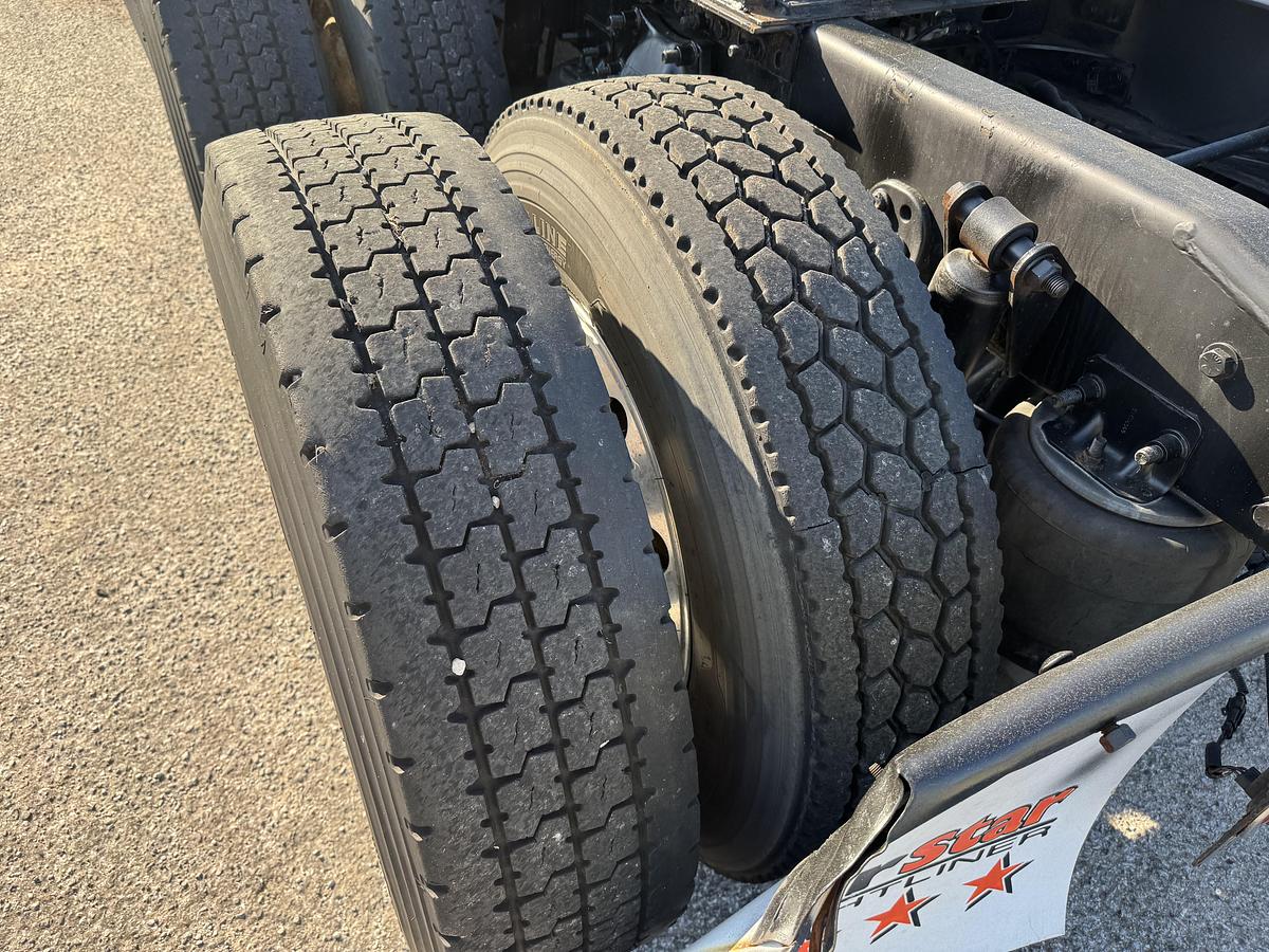 Used 2013 Freightliner® CASCADIA