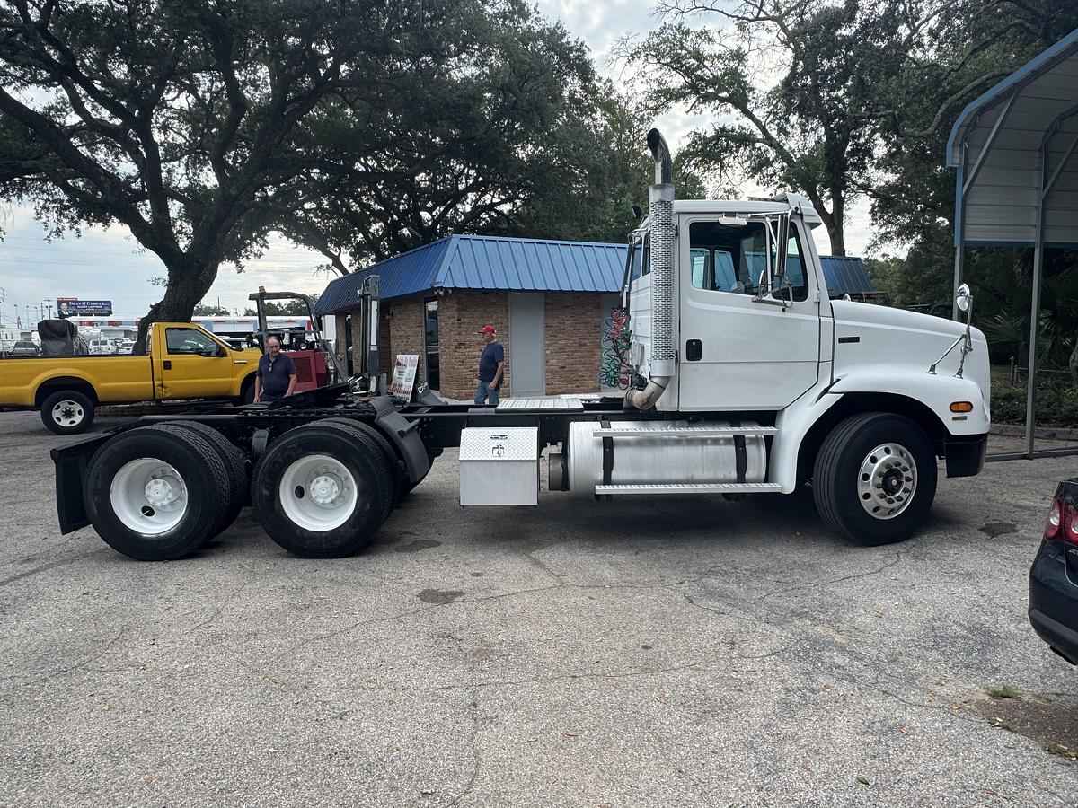 Used 2004 Freightliner® FL112
