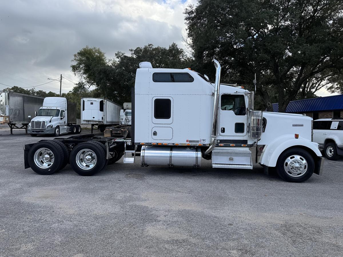 Used 2007 KENWORTH W900L