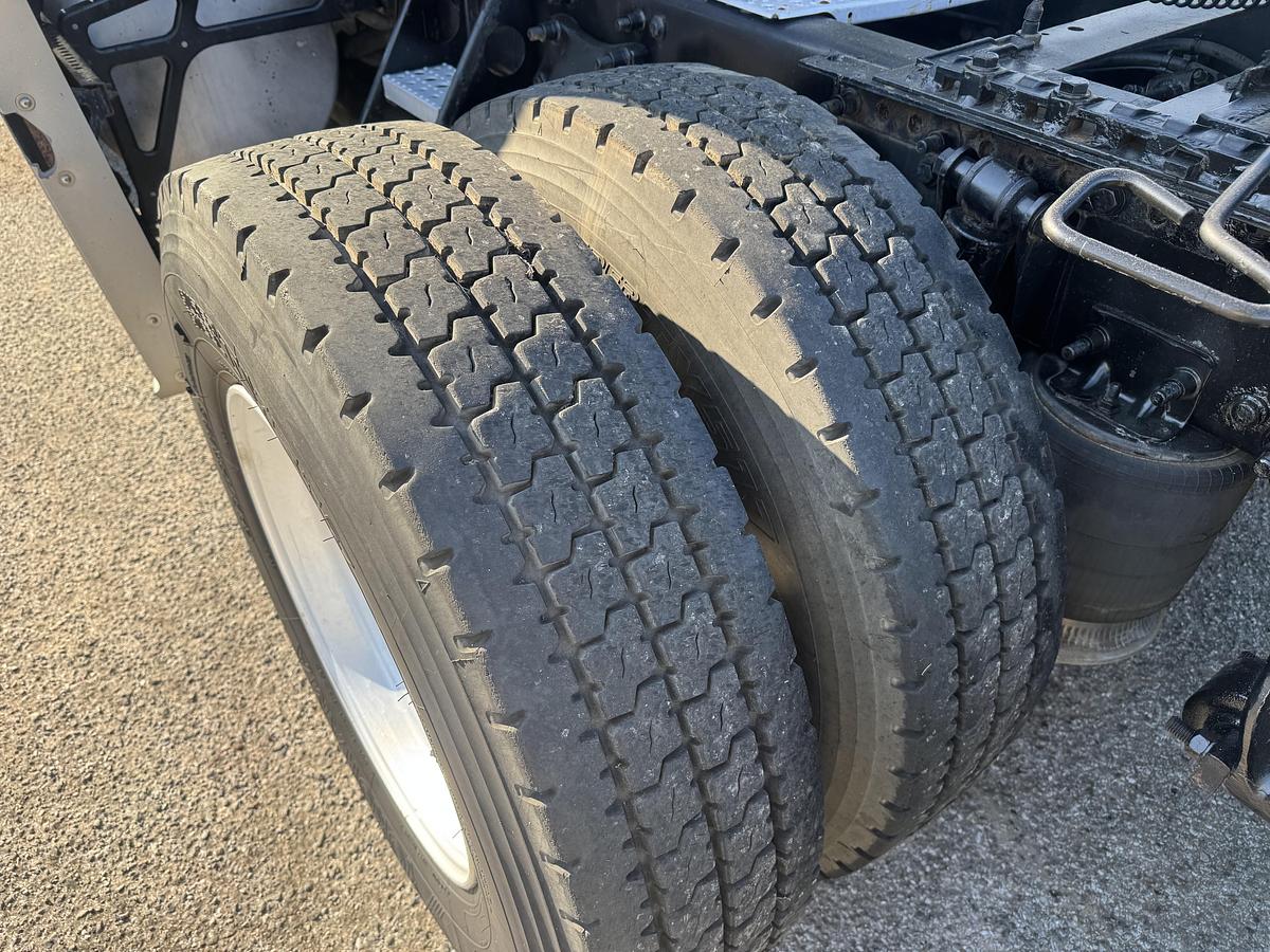 Used 2013 Freightliner® CASCADIA