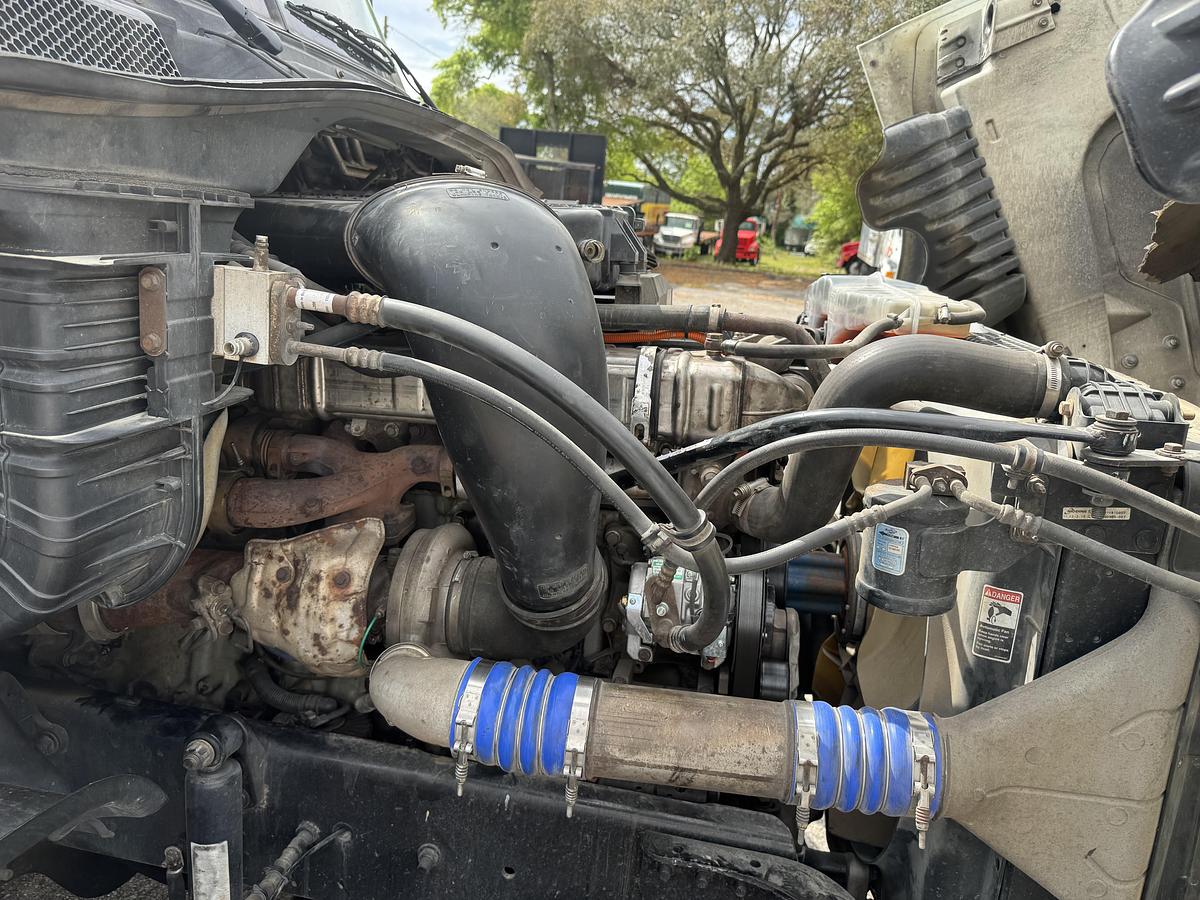 Used 2016 Freightliner® CASCADIA