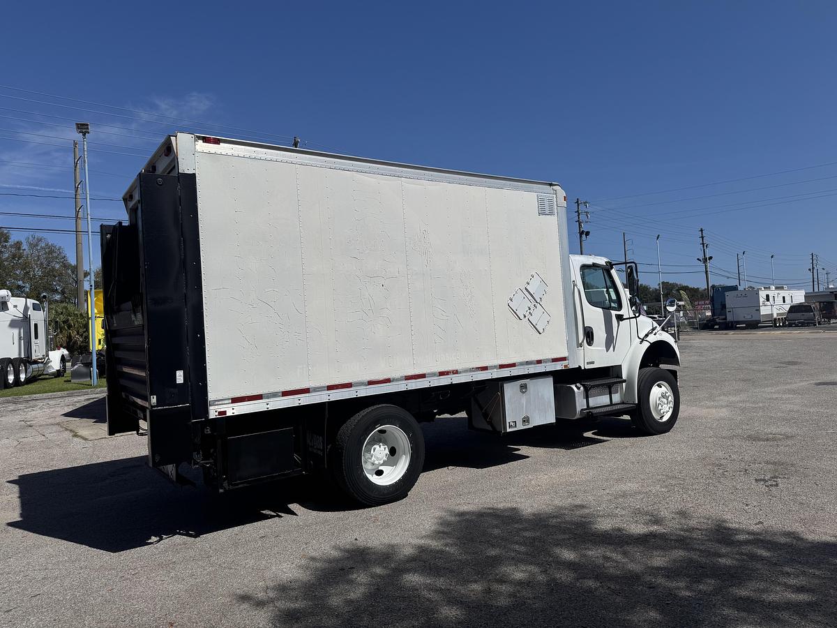 Used 2009 Freightliner® M2 106