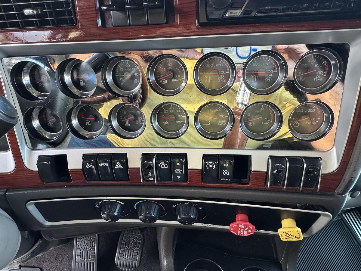 Used 2007 KENWORTH W900L