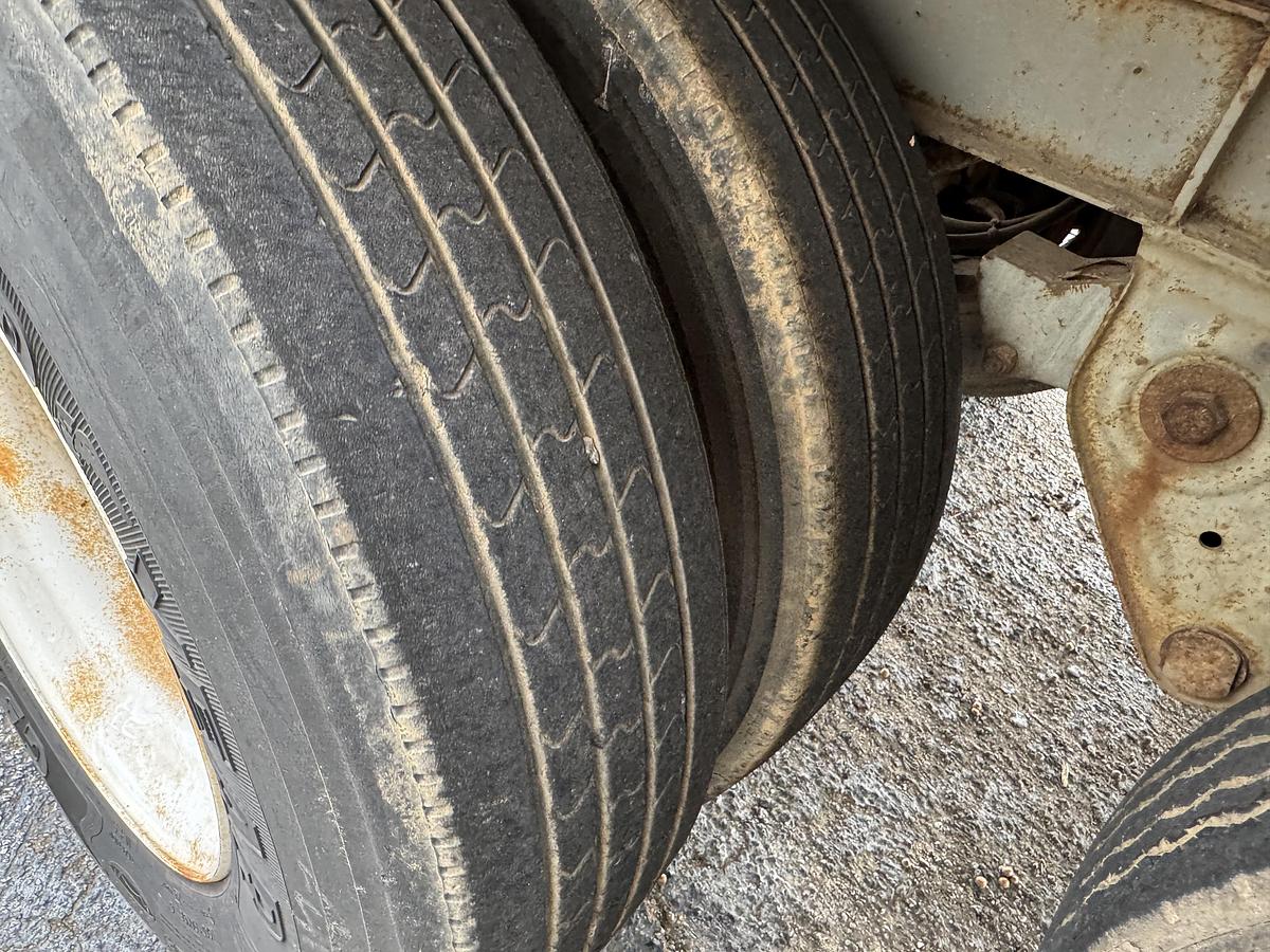 Used 1992 FRUEHAUF DRY VAN TRAILER