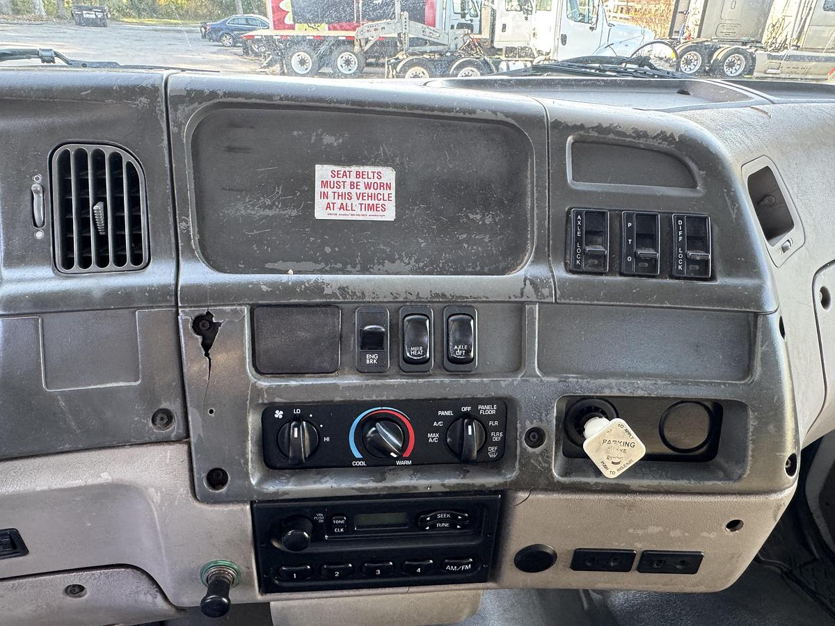 Used 2006 STERLING LT9513