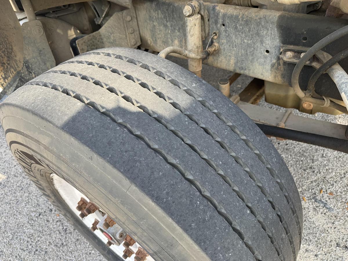 Used 2006 STERLING LT9500