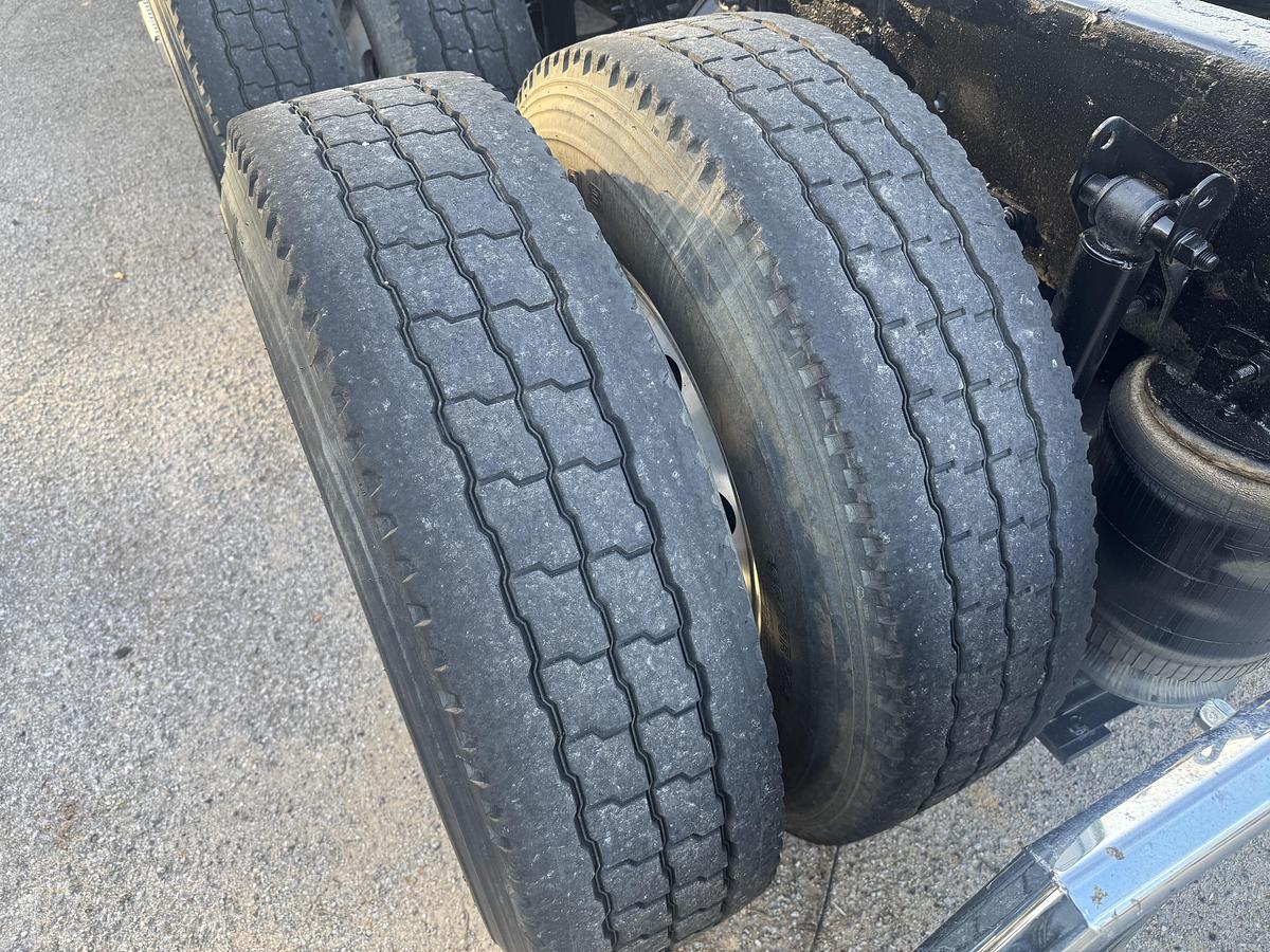 Used 2005 VOLVO VNL 780